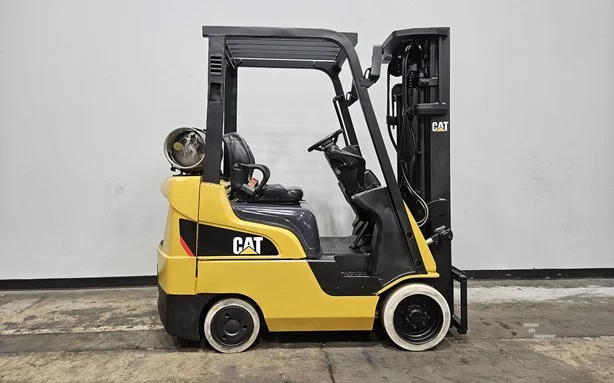 Used 2018 Caterpillar 2C4000 Triplex Mast Forklift - Image 5