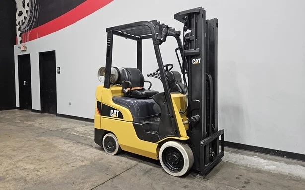 Used 2018 Caterpillar 2C4000 Triplex Mast Forklift - Image 6