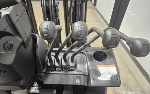 Used 2018 Caterpillar 2C4000 Triplex Mast Forklift - Image 10