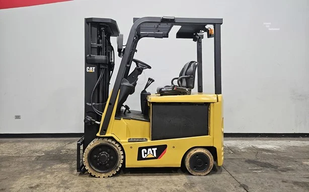 Used 2016 Caterpillar EC25N 3 Stage Mast