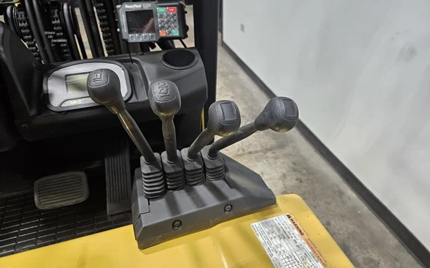 Used 2016 Caterpillar EC25N 3 Stage Mast - Image 6