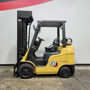 2021 Caterpillar 2C5000 with a 2.5ton capacity and a 4-stage mast