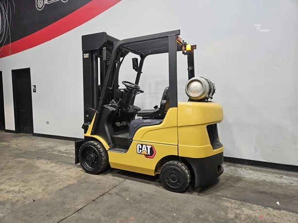 2019 Caterpillar 2C500 3 Way Hydraulics 2.5Ton - Image 2