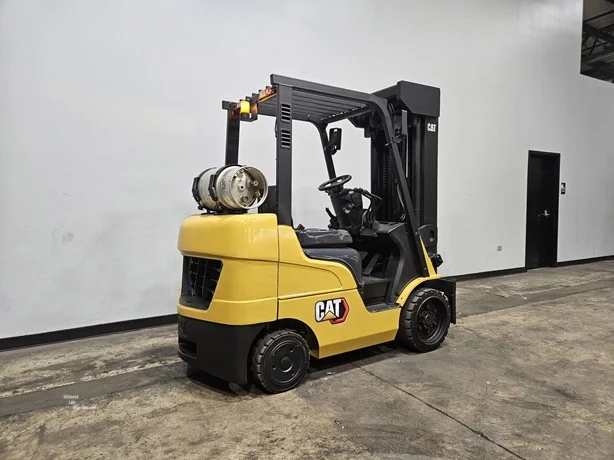 2019 Caterpillar 2C500 3 Way Hydraulics 2.5Ton - Image 4