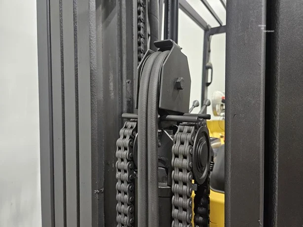 2019 Caterpillar 2C500 3 Way Hydraulics 2.5Ton - Image 17