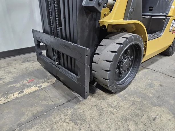 2019 Caterpillar 2C500 3 Way Hydraulics 2.5Ton - Image 18