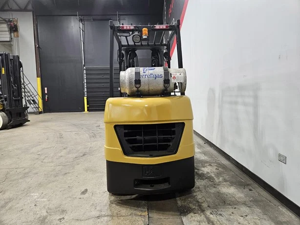 2018 Caterpillar 2C5000 with a 3-stage mast - Image 3