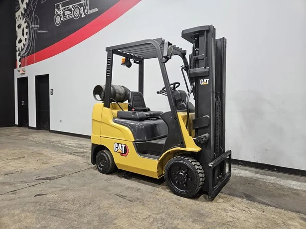 2018 Caterpillar 2C5000 with a 3-stage mast - Image 6