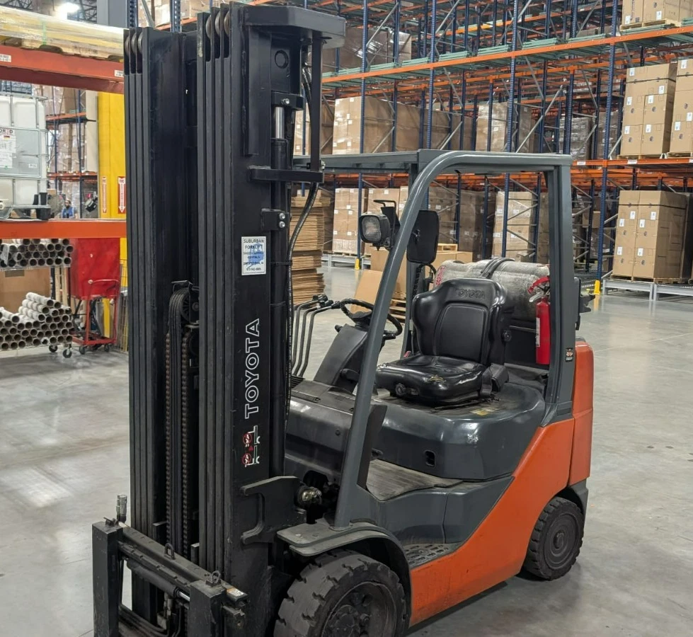 Toyota 8FGU25 5000lb Reconditioned Propane Forklift Quad Mast 4 function - Image 2
