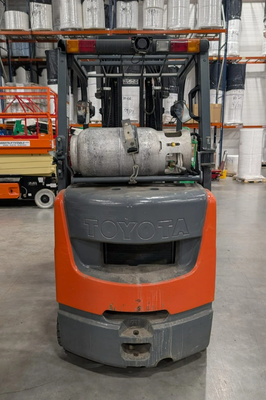 Toyota 8FGU25 5000lb Reconditioned Propane Forklift Quad Mast 4 function - Image 4