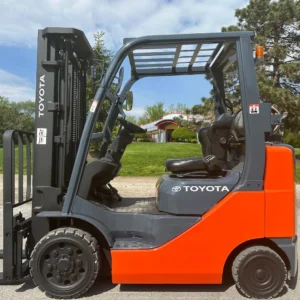 2015 TOYOTA 8FGCU25 5000LB CAPACITY LPG POWERED HI LO TOYOTA FORKLIFT