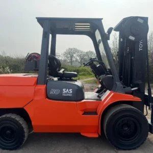 Toyota 5.0 Tonne Gas forklift, side shift, 3335 hours, 4300mm lift, 2013 Model